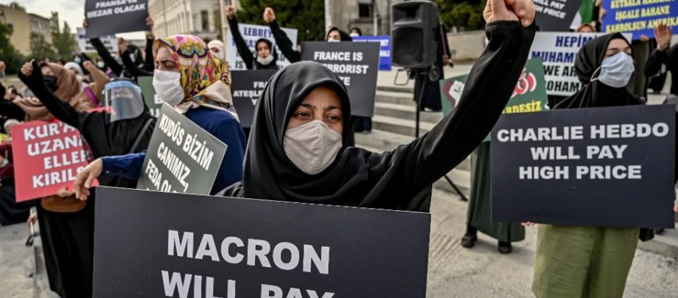 Κωνσταντινούπολη: Απειλές κατά του Ε.Μακρόν για την δημοσίευση σκίτσων του Μωάμεθ από το Charlie Hebdo